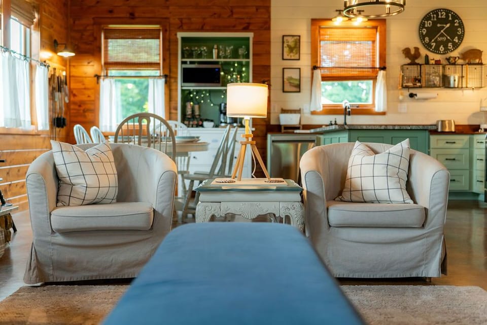 Living Room / Lounge