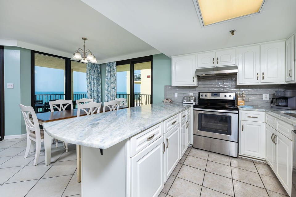 Condo, 3 Bedrooms | Private kitchen | Coffee/tea maker, fridge, oven