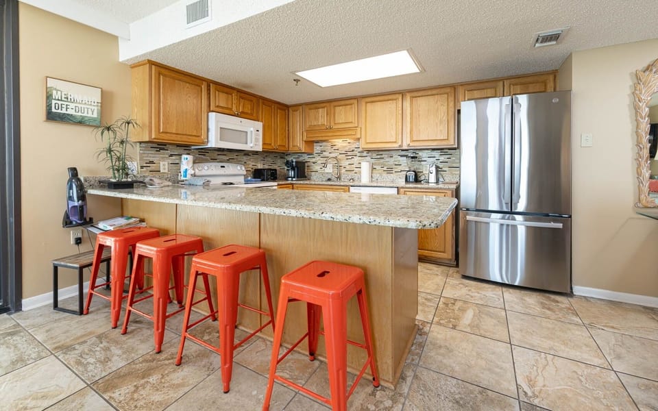 Condo, 3 Bedrooms | Private kitchen | Coffee/tea maker, fridge, oven