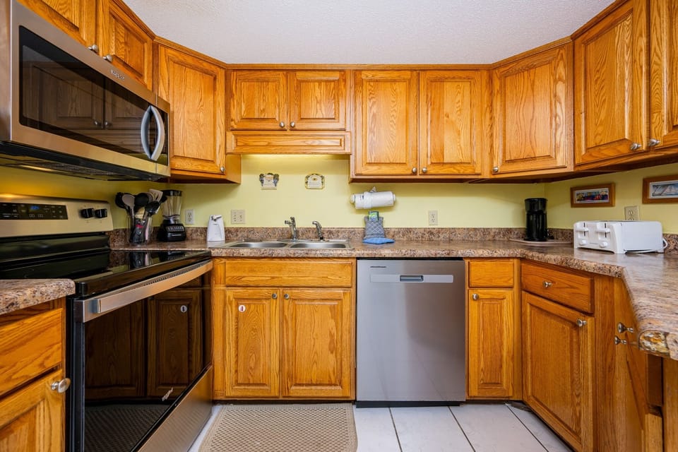 Condo, 2 Bedrooms | Private kitchen | Coffee/tea maker, fridge, oven