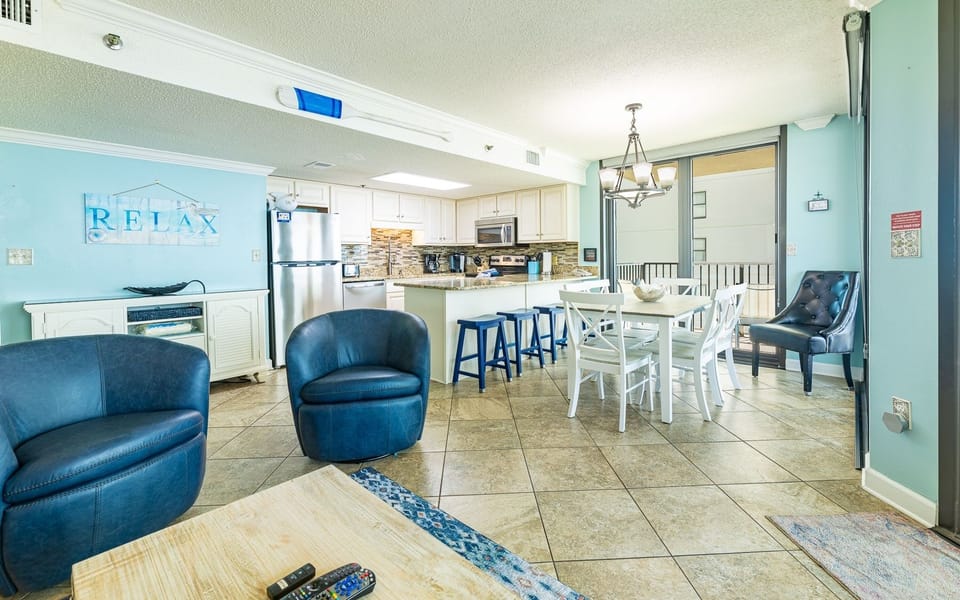 Condo, 3 Bedrooms | Interior