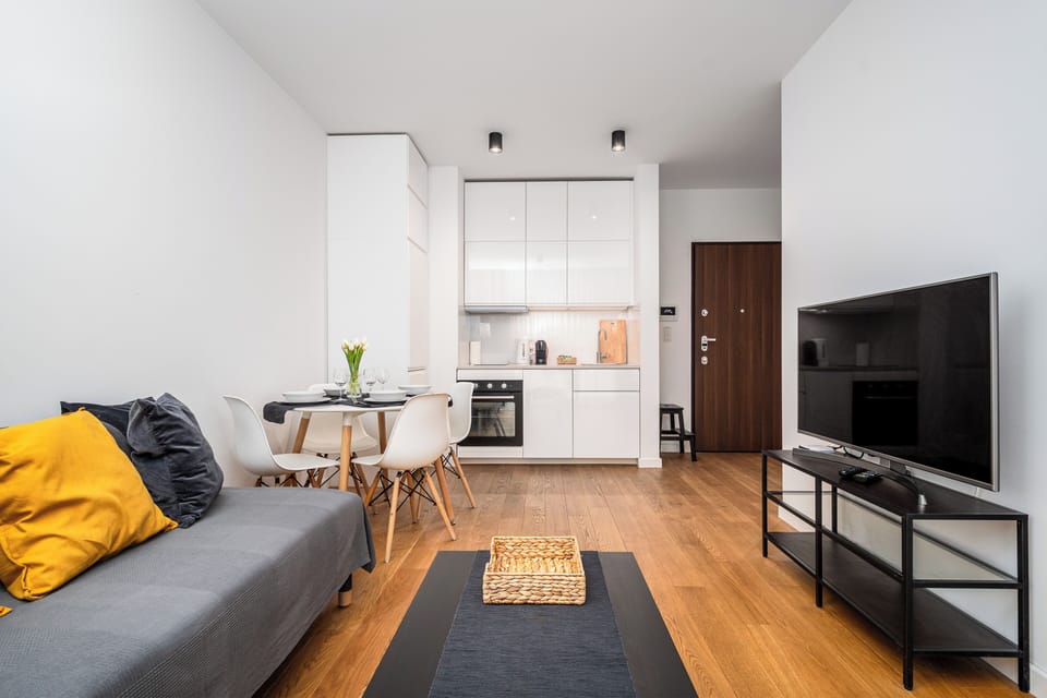 Apartment (16) | Living area | 30-inch flat-screen TV with digital channels