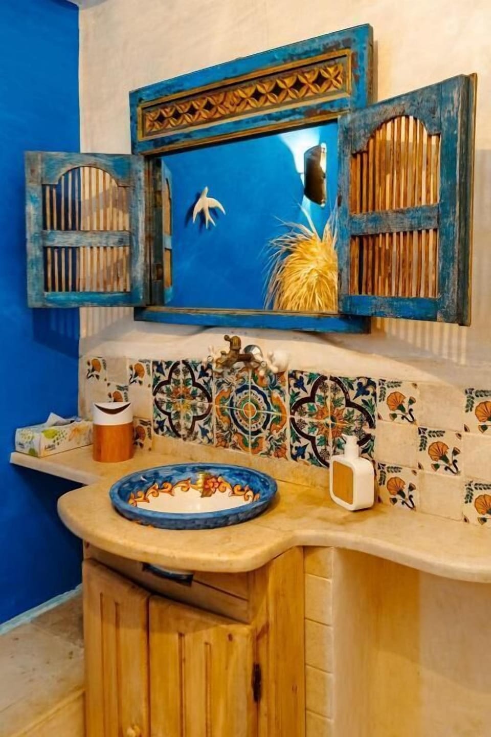 Deluxe Suite, Patio | Bathroom