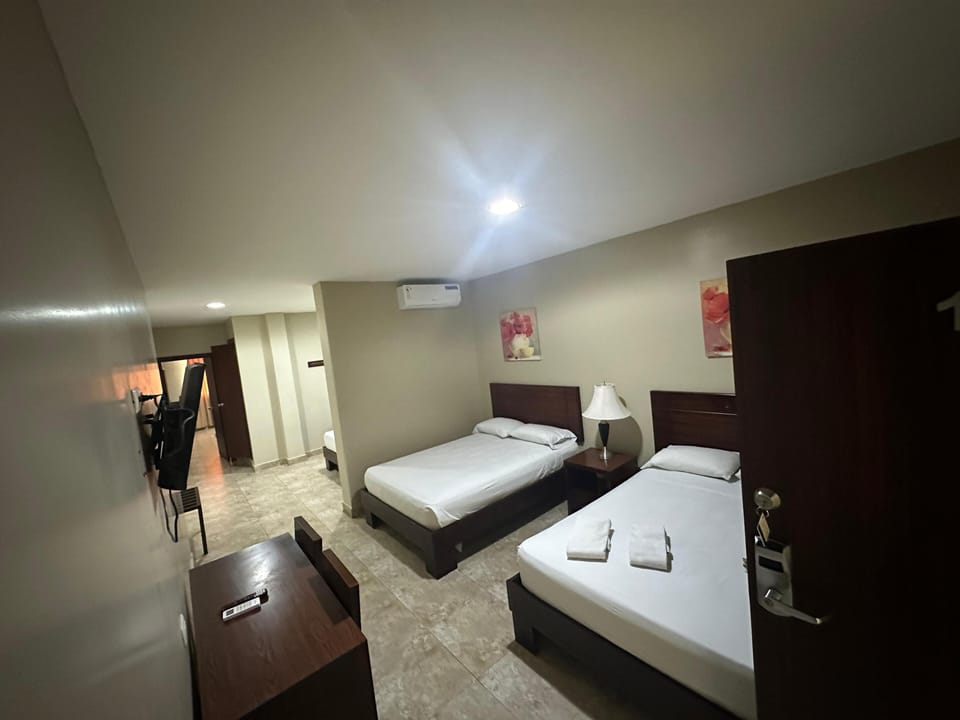 Quadruple Room | In-room safe, desk, WiFi (free), bed sheets