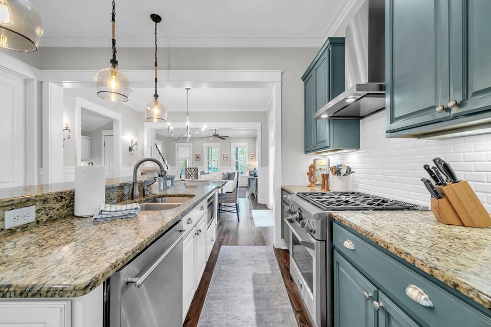 Gourmet kitchen