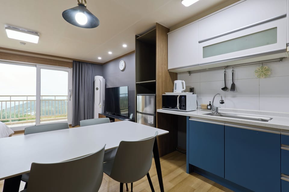 [20 PY] Dog-Friendly Room | Private kitchen | Fridge, microwave, stovetop, electric kettle