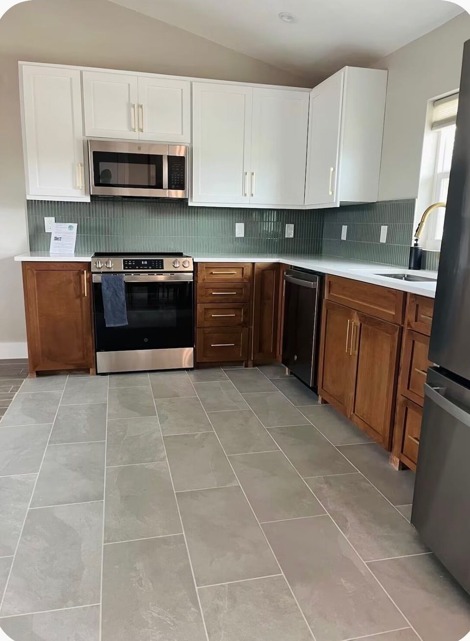 Luxury Condo, Balcony, Courtyard View | Private kitchen