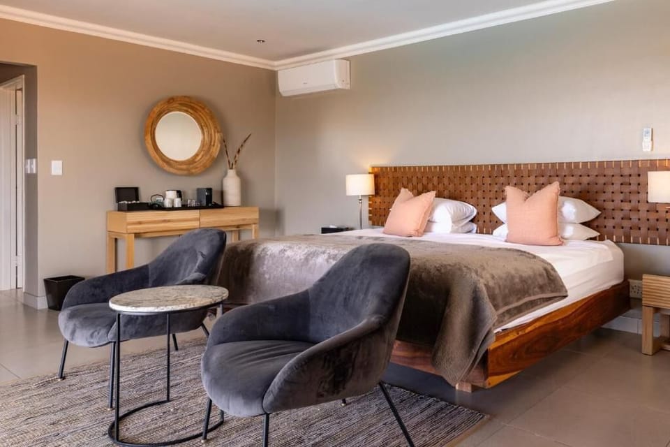 Luxury Triple Room, Patio, Garden View | In-room safe