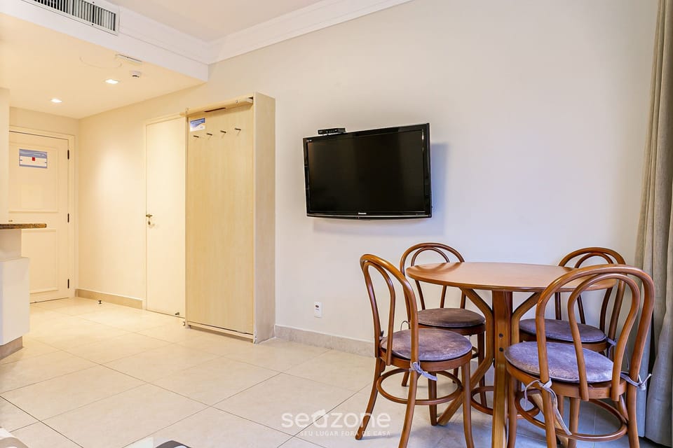 Basic Apartment | Dining