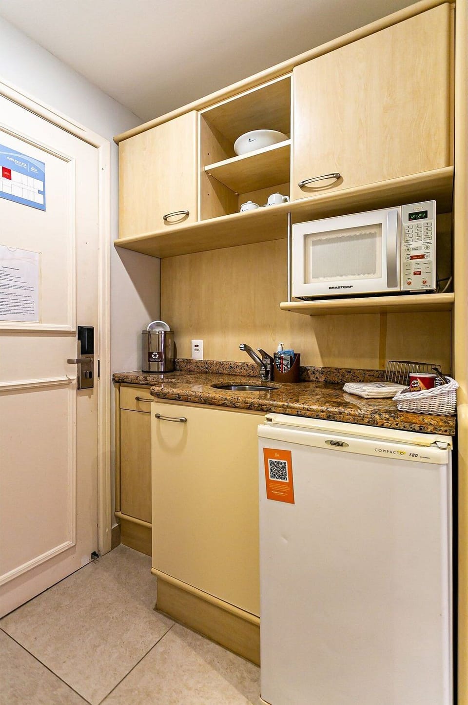 Basic Apartment | Private kitchen