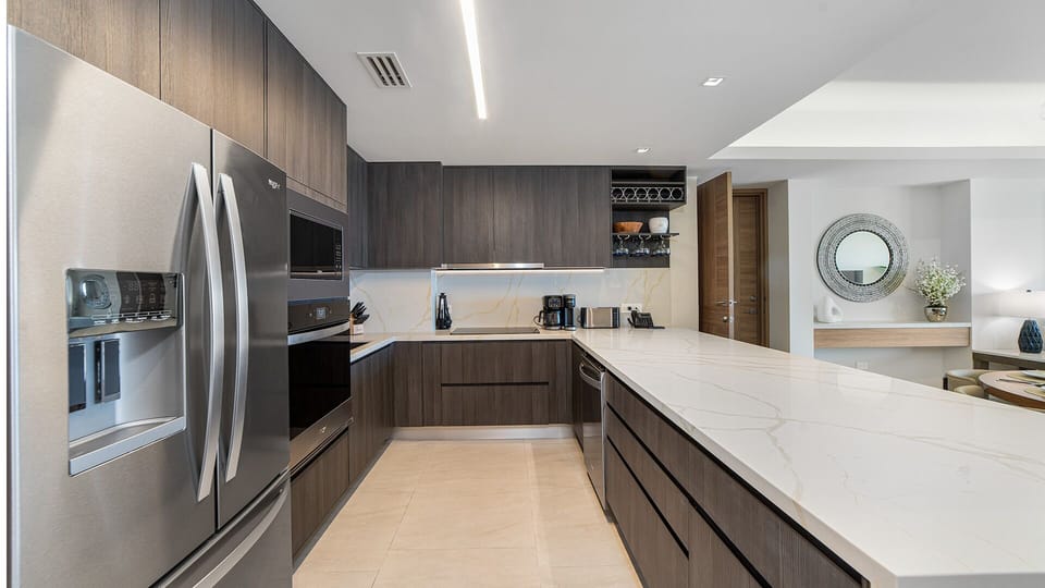 Spacious Kitchen and island