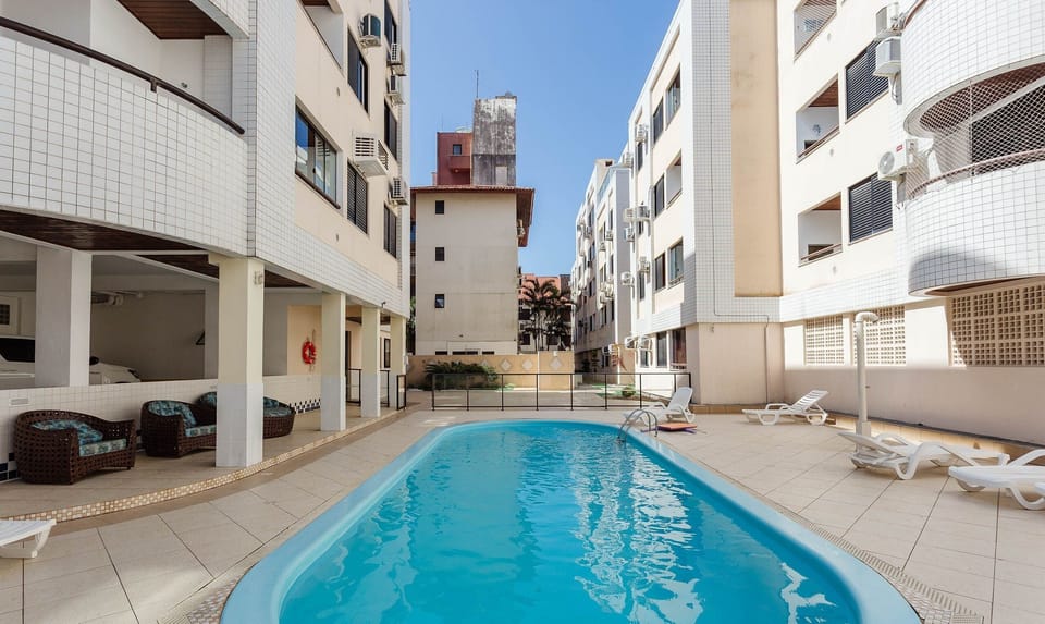Basic Apartment | Pool