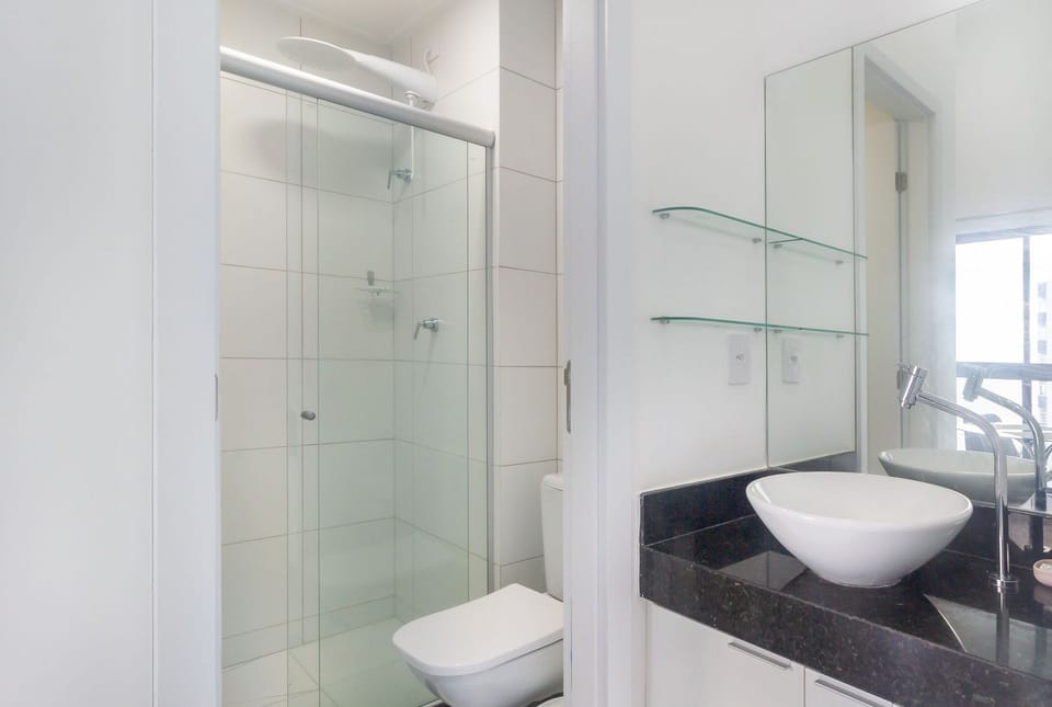 Basic Apartment | Bathroom | Shower