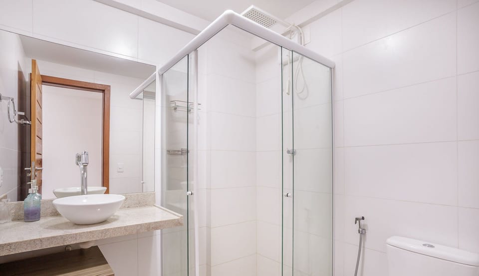 Basic Apartment | Bathroom | Shower