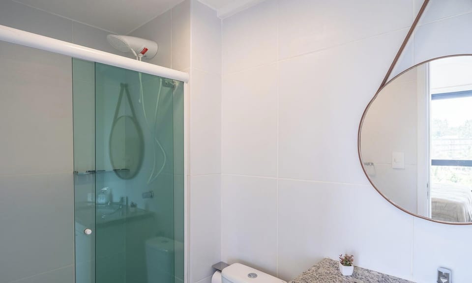 Basic Apartment | Bathroom | Shower