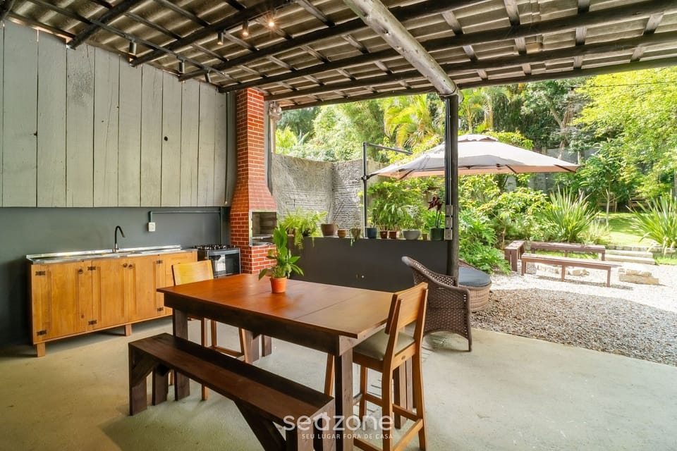 Basic Apartment | Outdoor dining