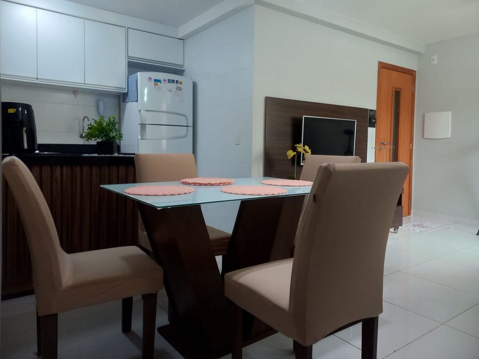 Basic Apartment | Dining
