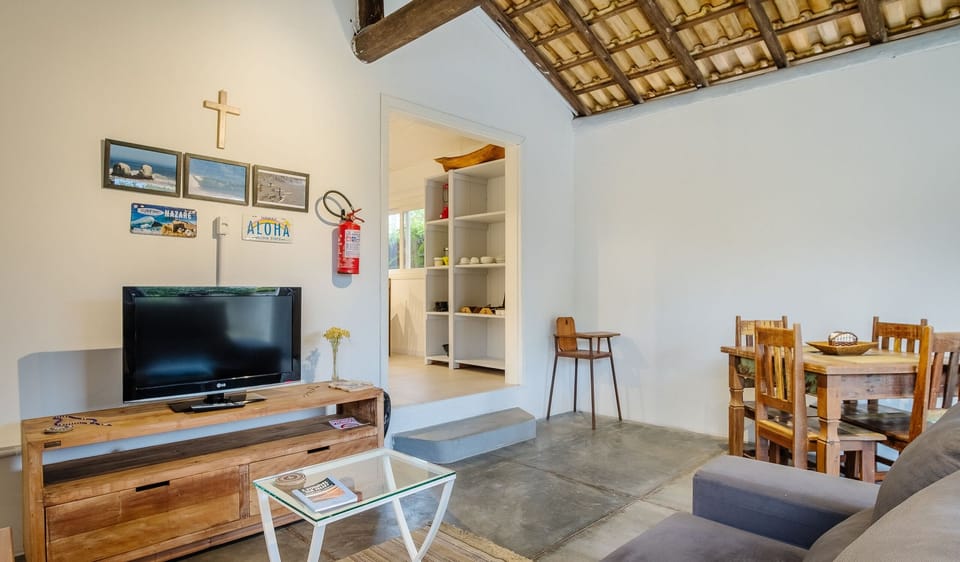 Chalet | Living area | 40-inch TV with digital channels