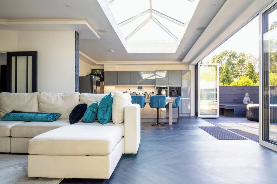 House, 4 Bedrooms, Accessible, Patio | Living area