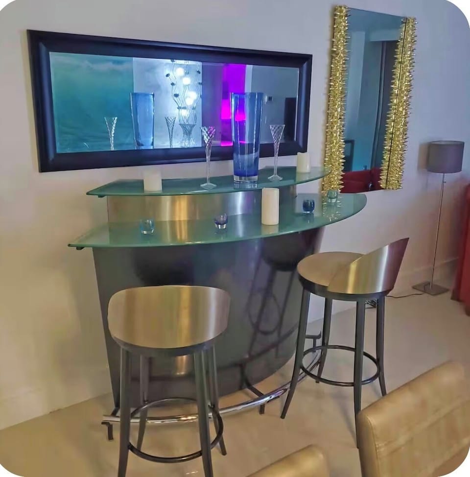 Wet bar
