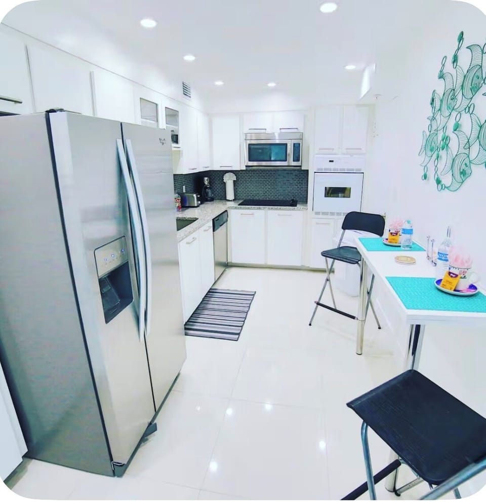 Full modern kitchen