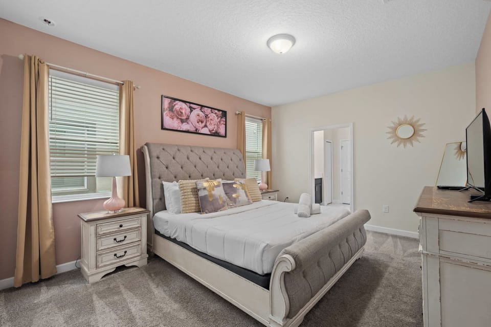 9BR Sleeps 26 - Private Pool & Spa Near Disney House in Osceola County