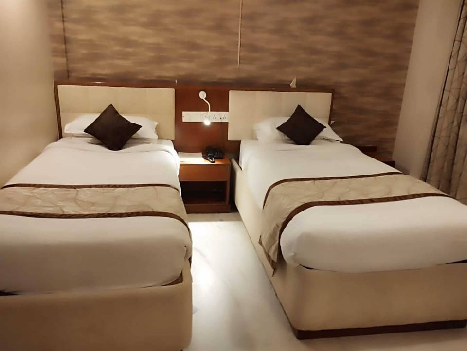 Basic Twin Room | Desk, laptop workspace, WiFi (free)
