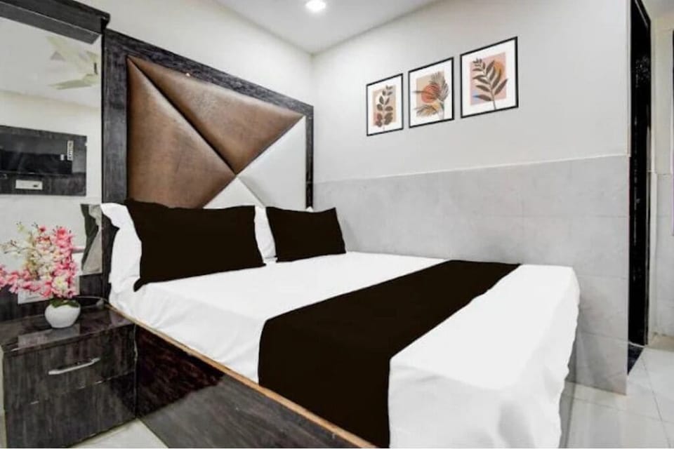 Double Room, Air conditioning | WiFi (free), bed sheets