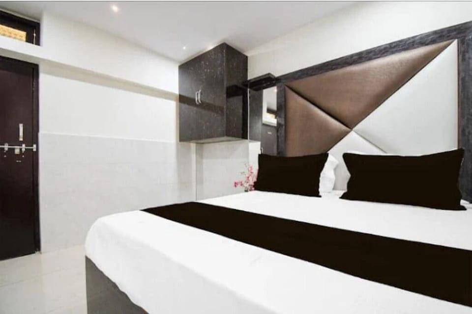 Double Room, Air conditioning | WiFi (free), bed sheets