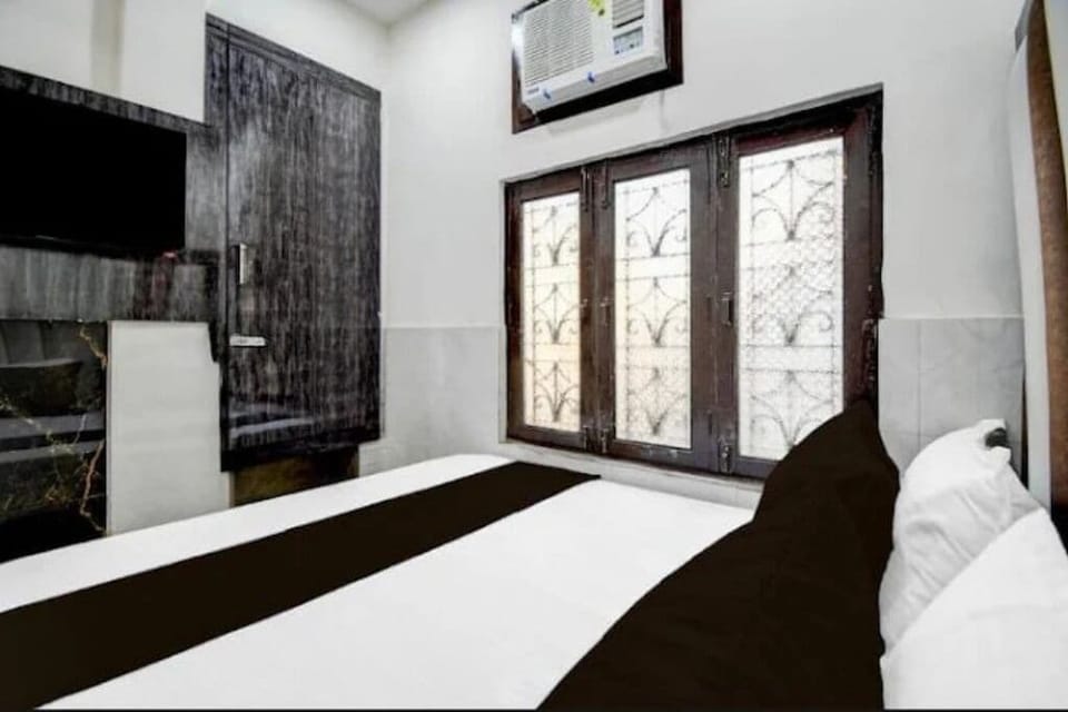 Double Room, Air conditioning | WiFi (free), bed sheets
