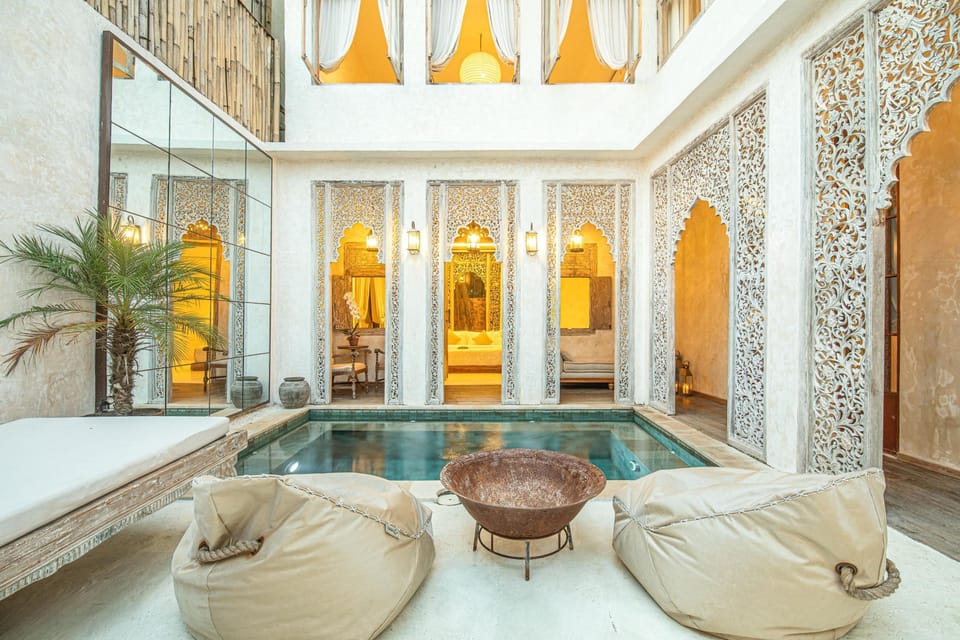 Stylish Villa Uluwatu Enclosed Living AC Villa in Bali