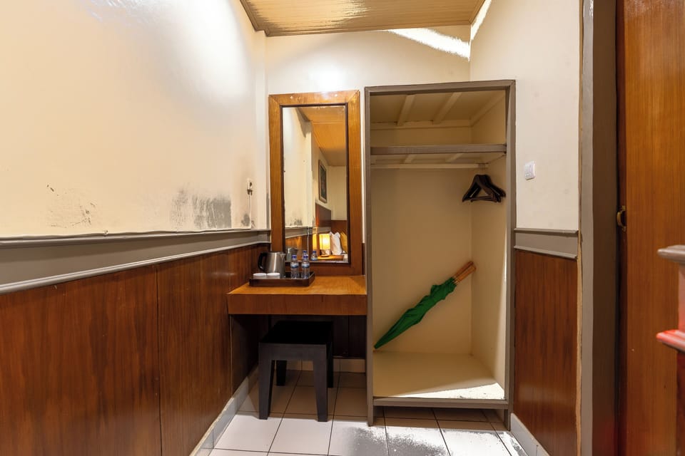 Standard Double or Twin Room, Balcony, Garden View | Interior