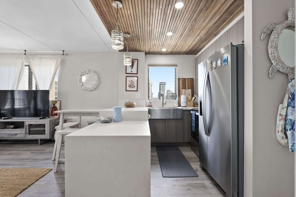 The open kitchen is well equipped for an unforgettable getaway​