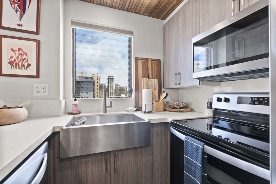 The open kitchen is well equipped for an unforgettable getaway​