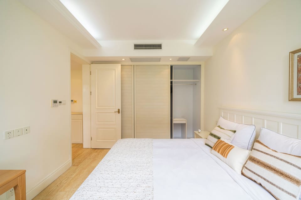 Family Apartment, 3 Bedrooms, Non Smoking, City View | Blackout drapes, soundproofing, WiFi (free)