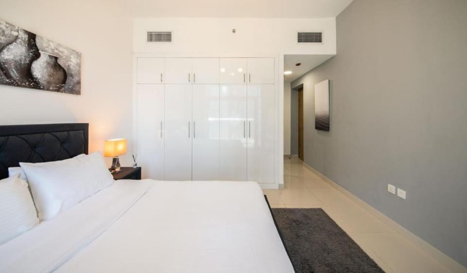 Apartment, 1 Bedroom, Non Smoking | In-room safe, blackout drapes, iron/ironing board, WiFi (free)