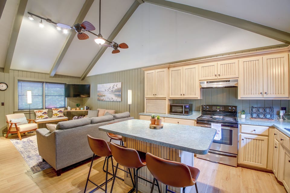 Kitchen | Dishwasher | Refrigerator | 1st Floor