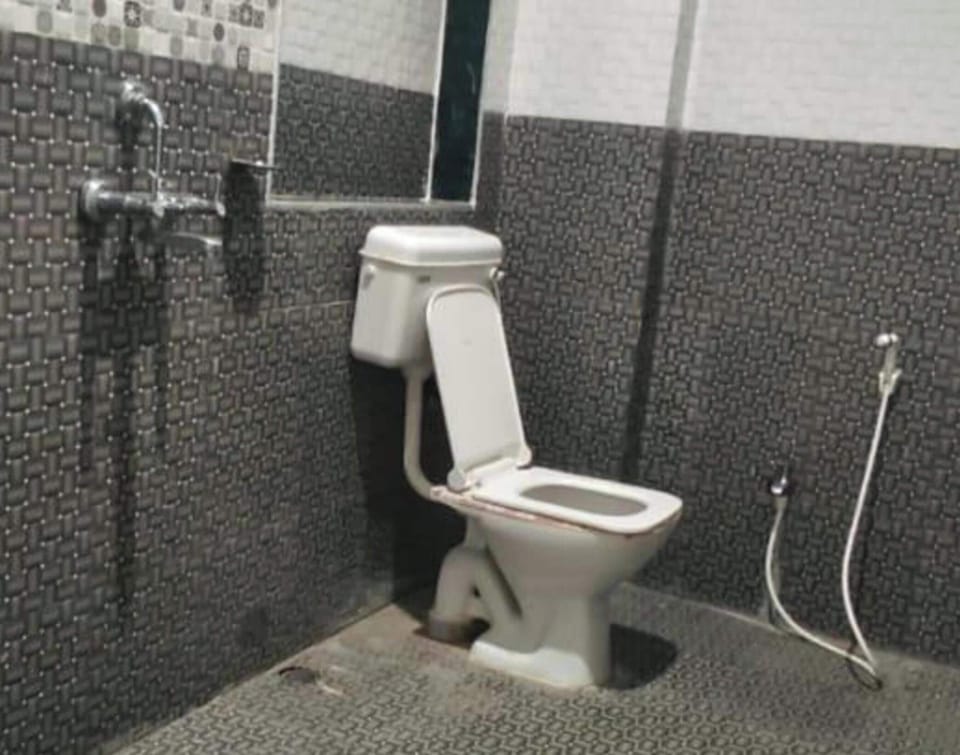 Suite | Bathroom | Shower, towels