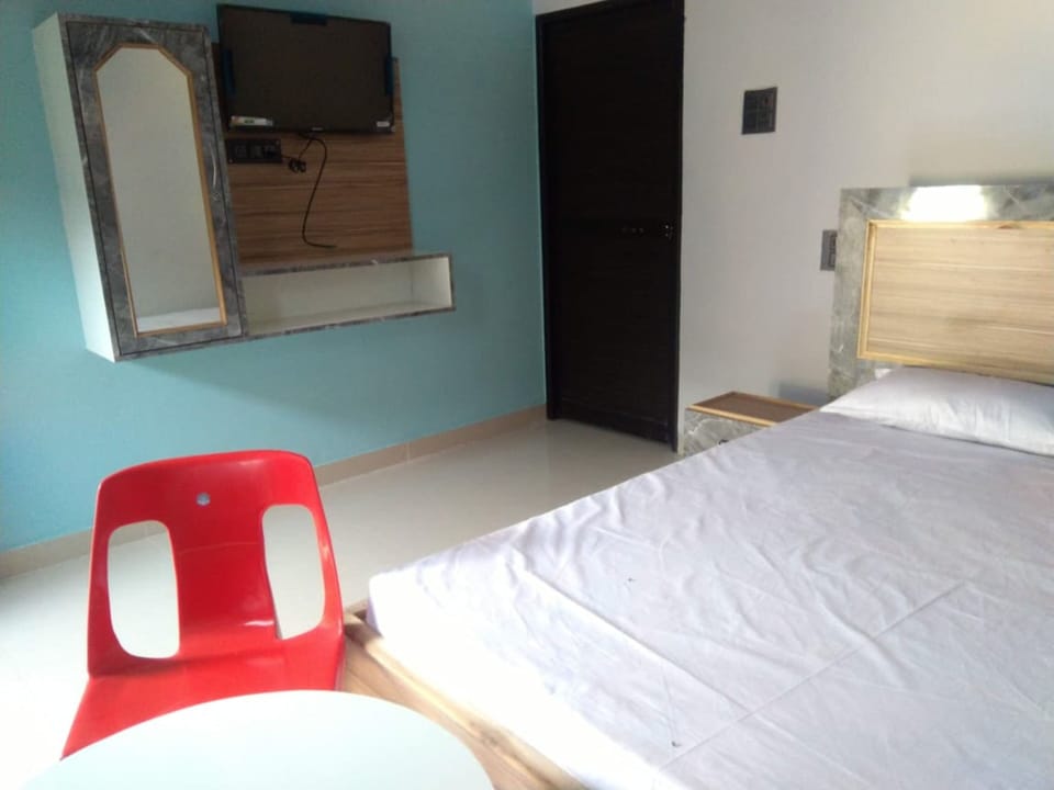 Double Room | Rollaway beds (surcharge), bed sheets