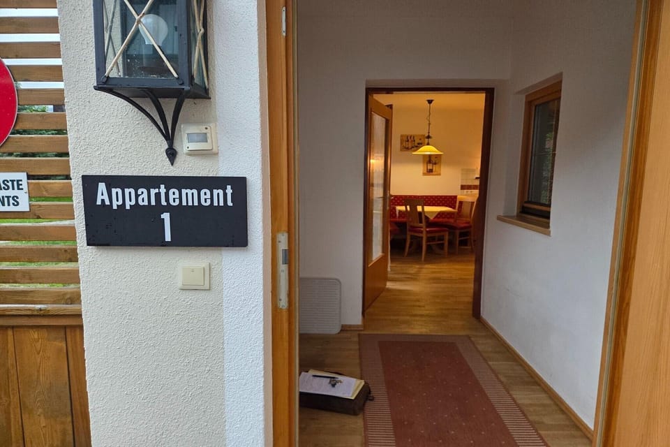 Entrance / Reception