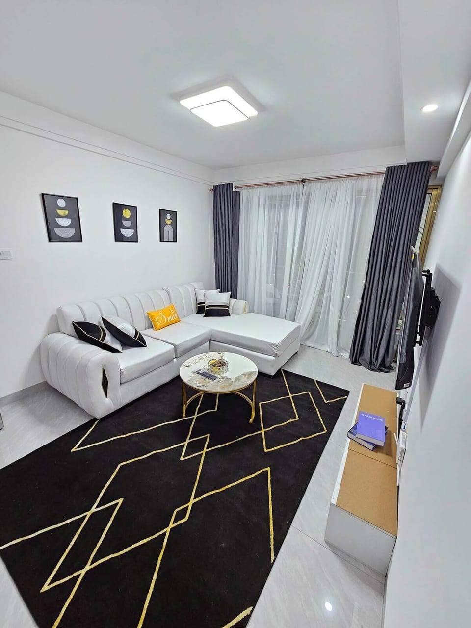 Classic Apartment, Balcony, City View | Desk, laptop workspace, iron/ironing board, WiFi (free)