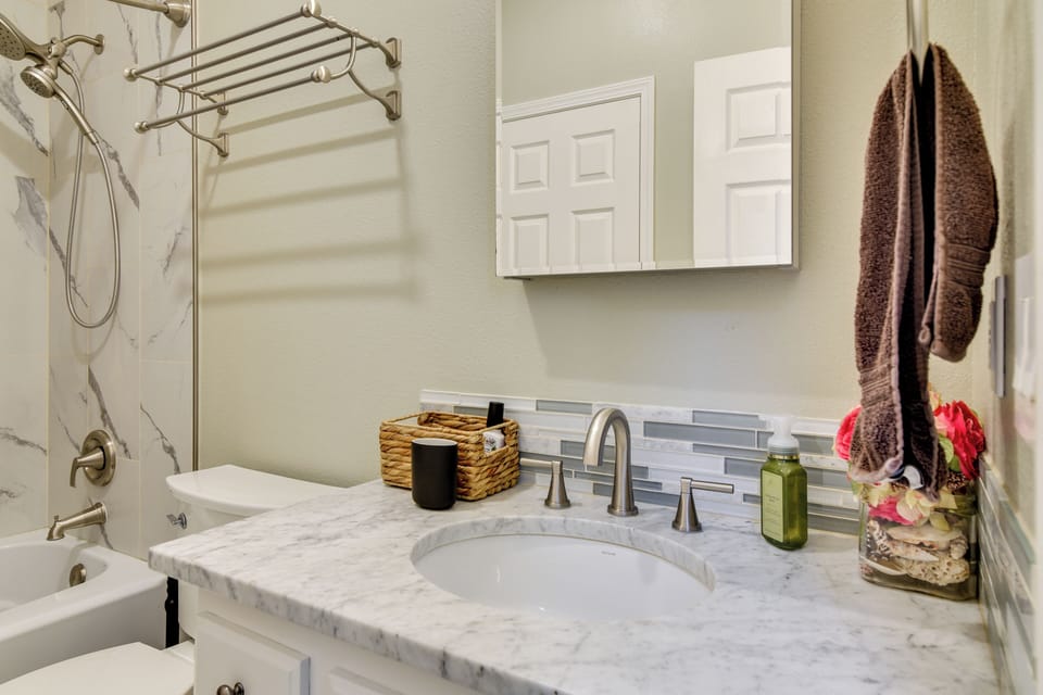 En-Suite Bathroom | 2nd Floor