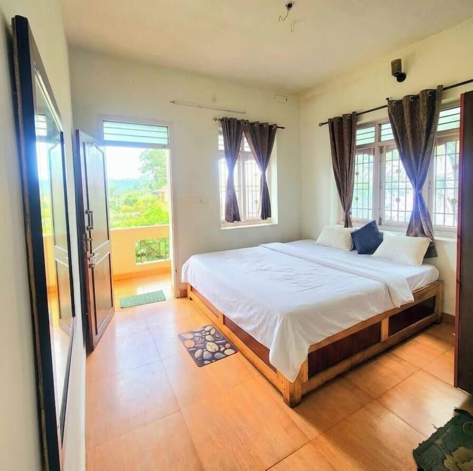 Deluxe Room | Rollaway beds (surcharge), WiFi (free), bed sheets