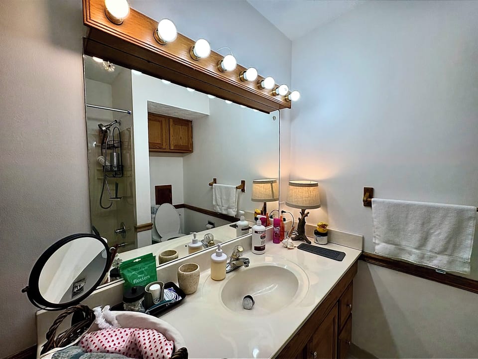 A full shared bath. All amenities included.