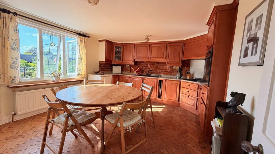 House | 3 bedrooms, high-speed internet