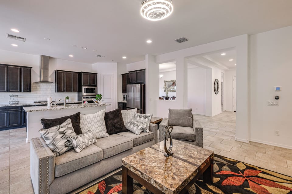 House (4 Bedrooms) | Interior