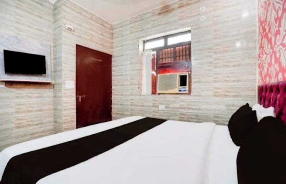 Family Double Room, Balcony | In-room safe, desk, laptop workspace, soundproofing