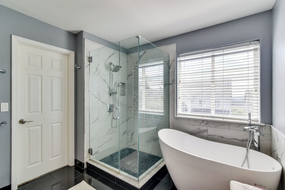 Spacious Tigard Home Near Downtown Portland Cottage in Tigard