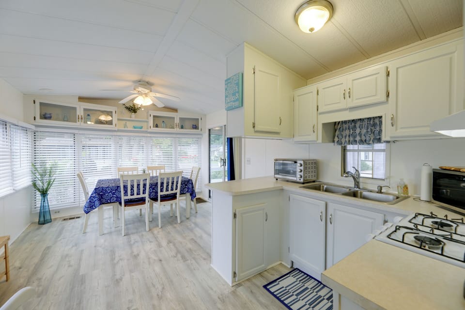 House (2 Bedrooms) | Interior