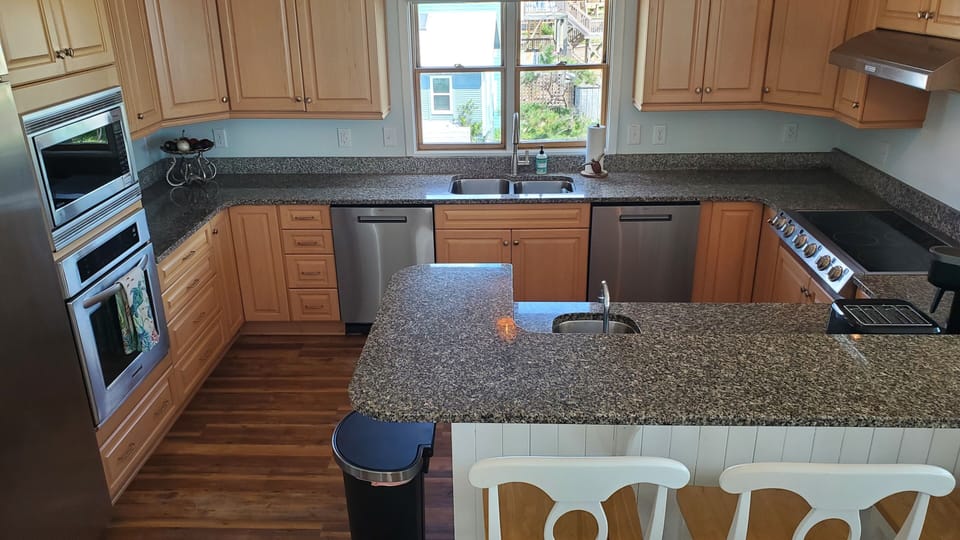 Kitchen - Kitchen with 2 Dishwashers